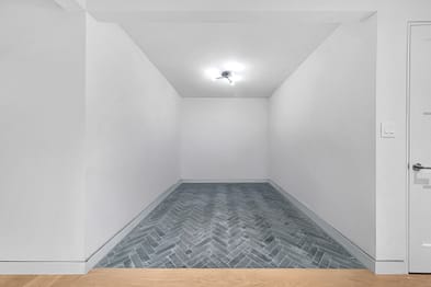 After: alcove cleaned with Listing Photo Finish object removal