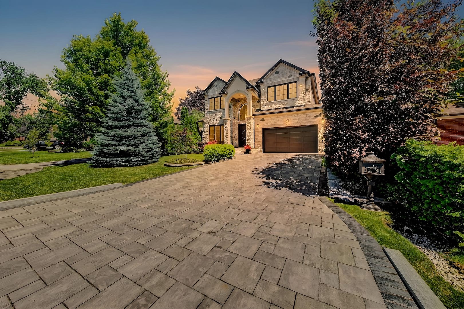 HDR vs Flash in Real Estate Photography: What Actually Matters for GTA Listings