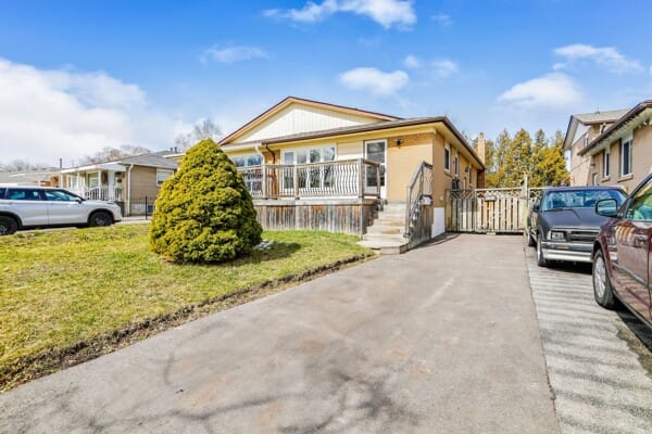 34 Chatsworth Drive, Brampton