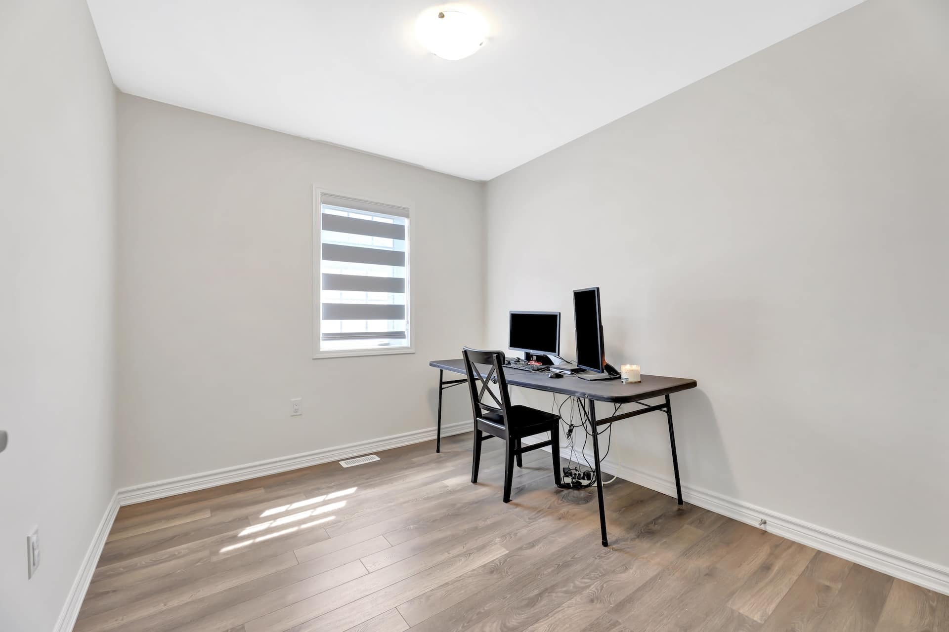 Second vacant room before virtual staging